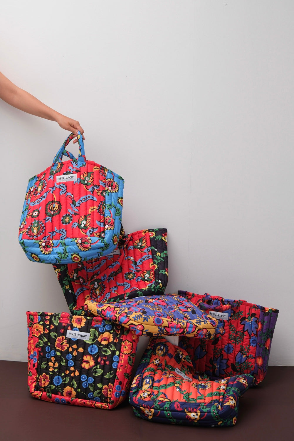 Flower Garden Maxi Tote Çantalar
