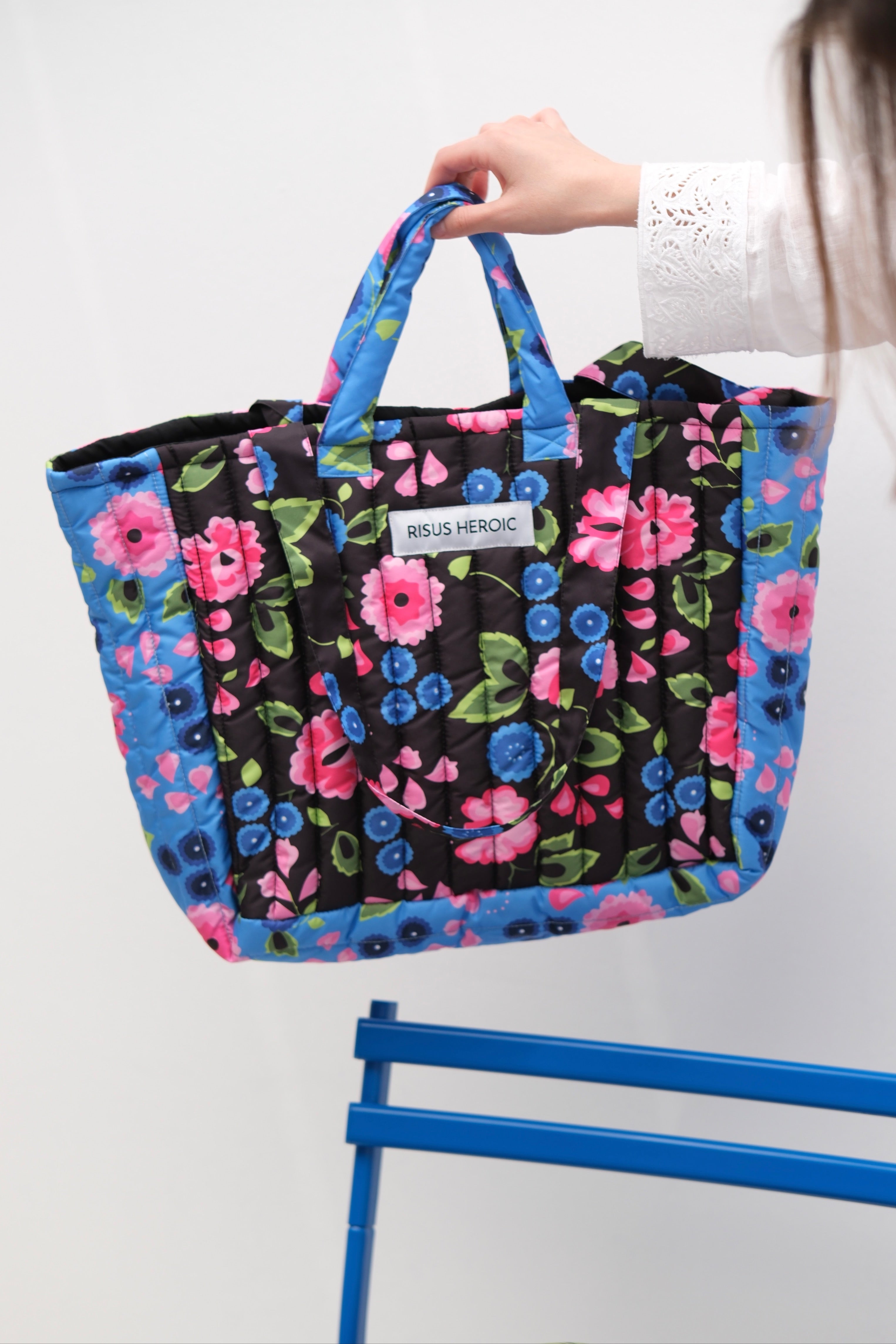 Mavi Siyah Çiçek Desenli Tote Çanta