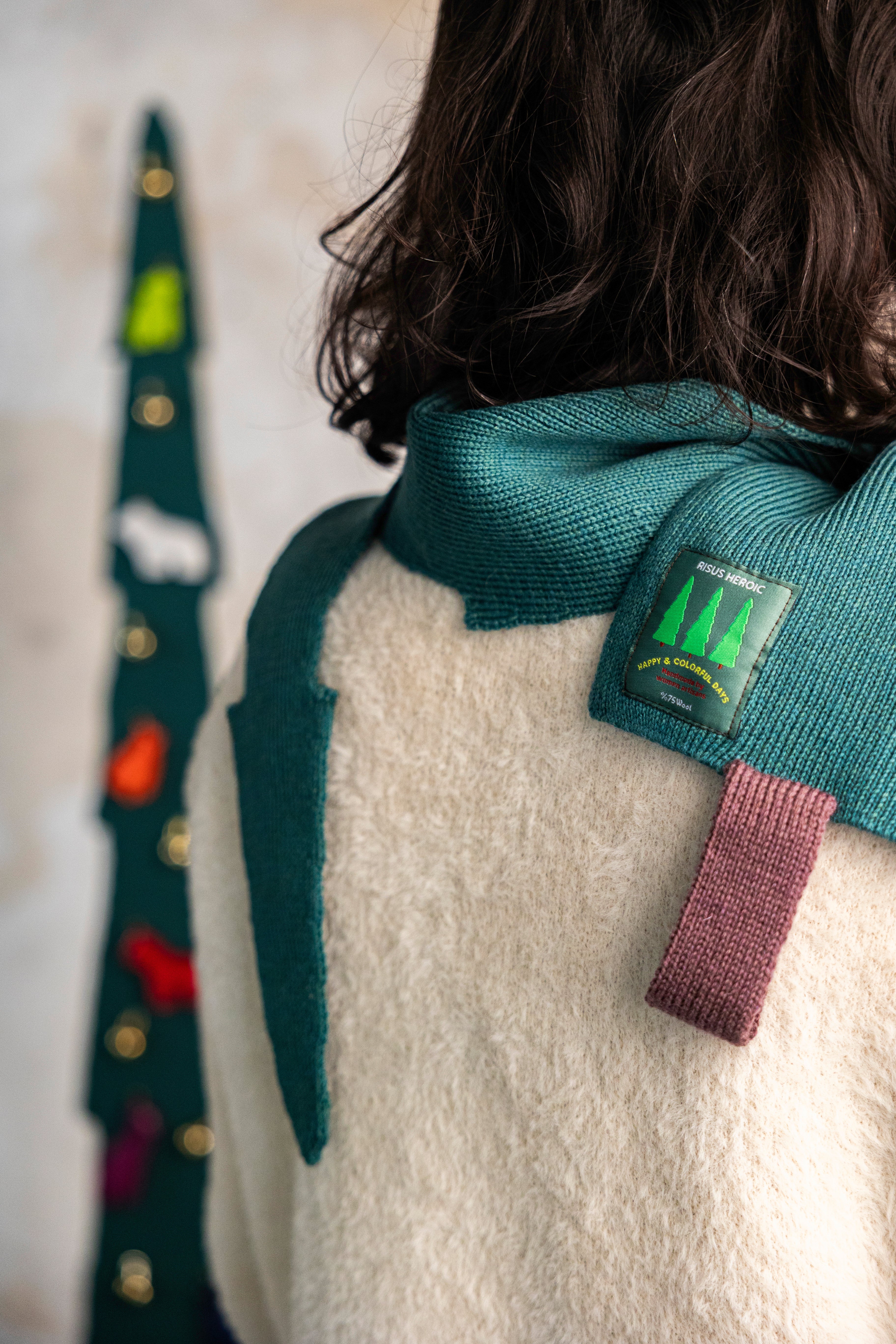 Çam Ağacı Yün Atkı