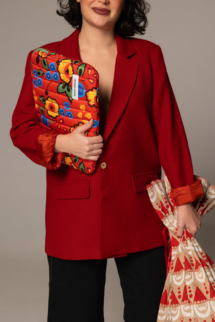 Kırmızı Çiçek Desenli Laptop Kılıfı